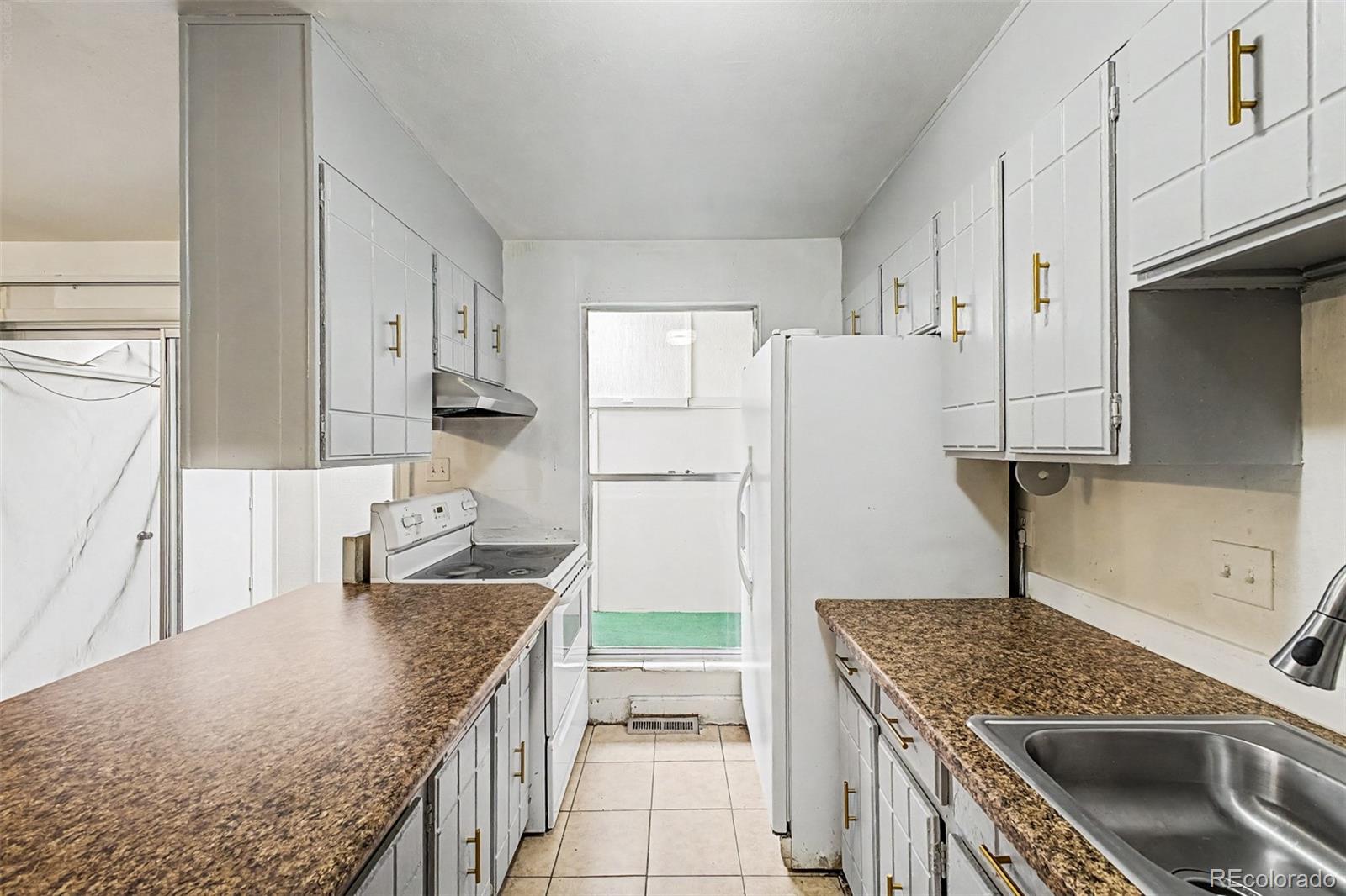 MLS Image #10 for 11822 e canal drive,aurora, Colorado