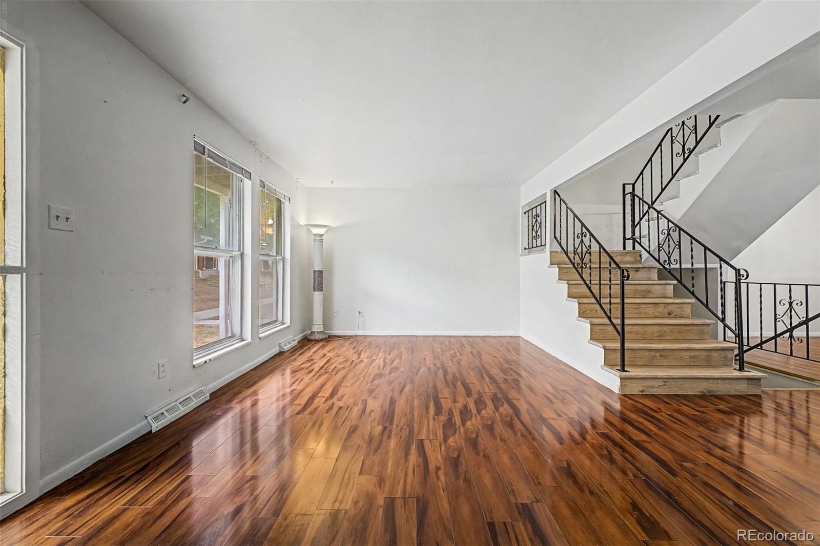 MLS Image #5 for 11822 e canal drive,aurora, Colorado