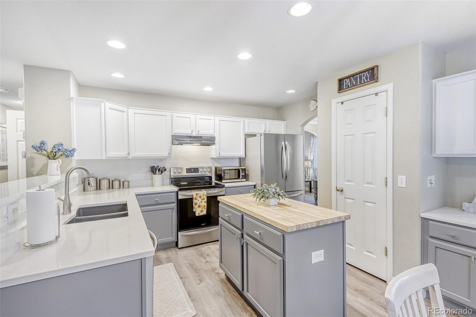 MLS Image #7 for 360  kingbird circle,highlands ranch, Colorado