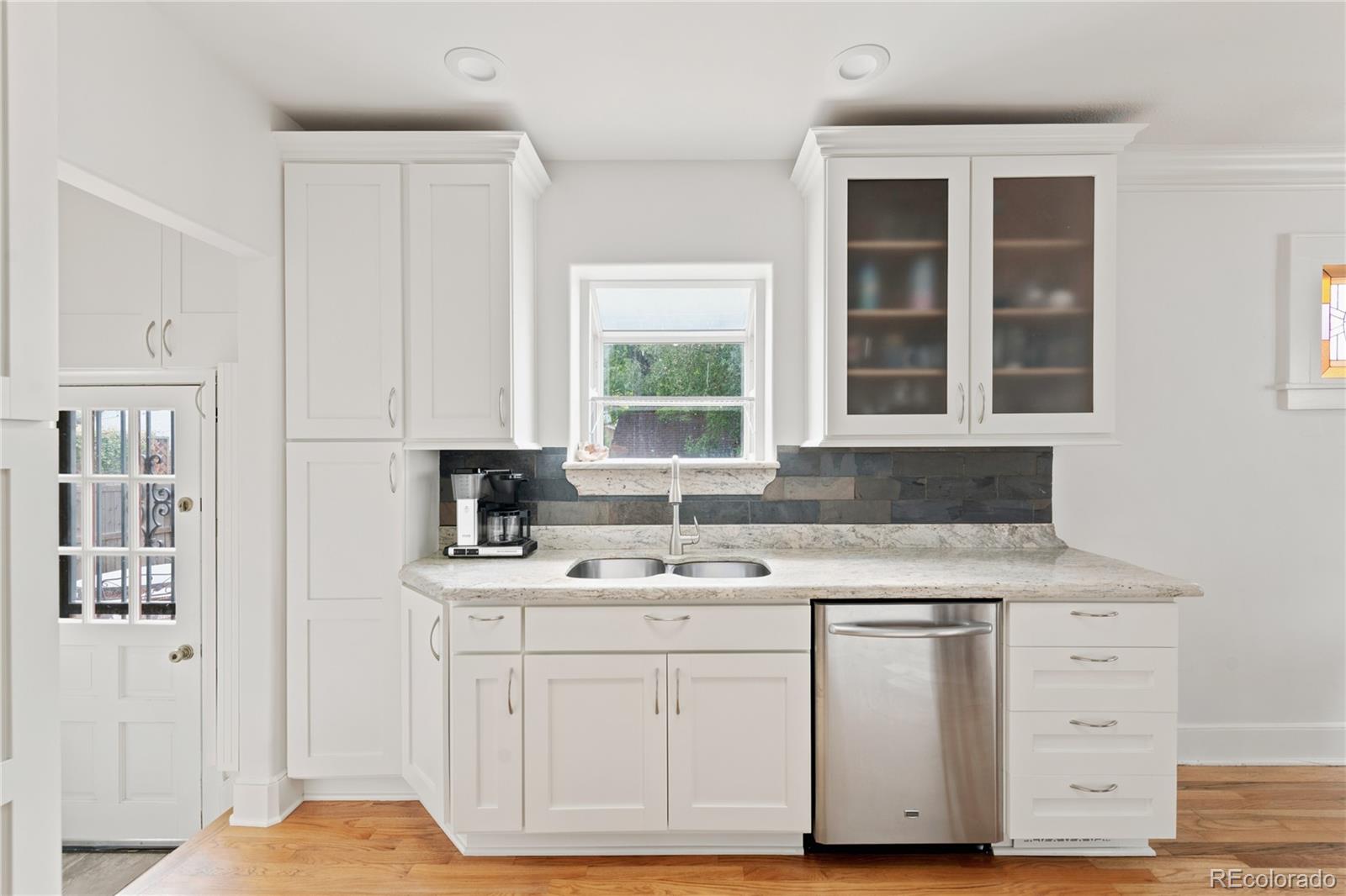 MLS Image #16 for 739  bellaire street,denver, Colorado