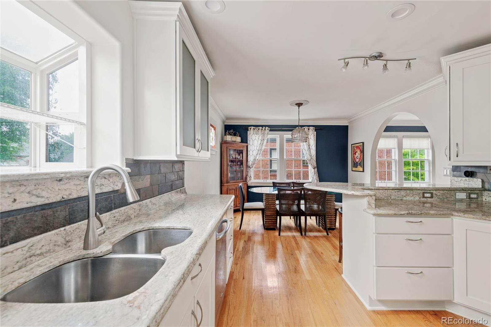 MLS Image #17 for 739  bellaire street,denver, Colorado