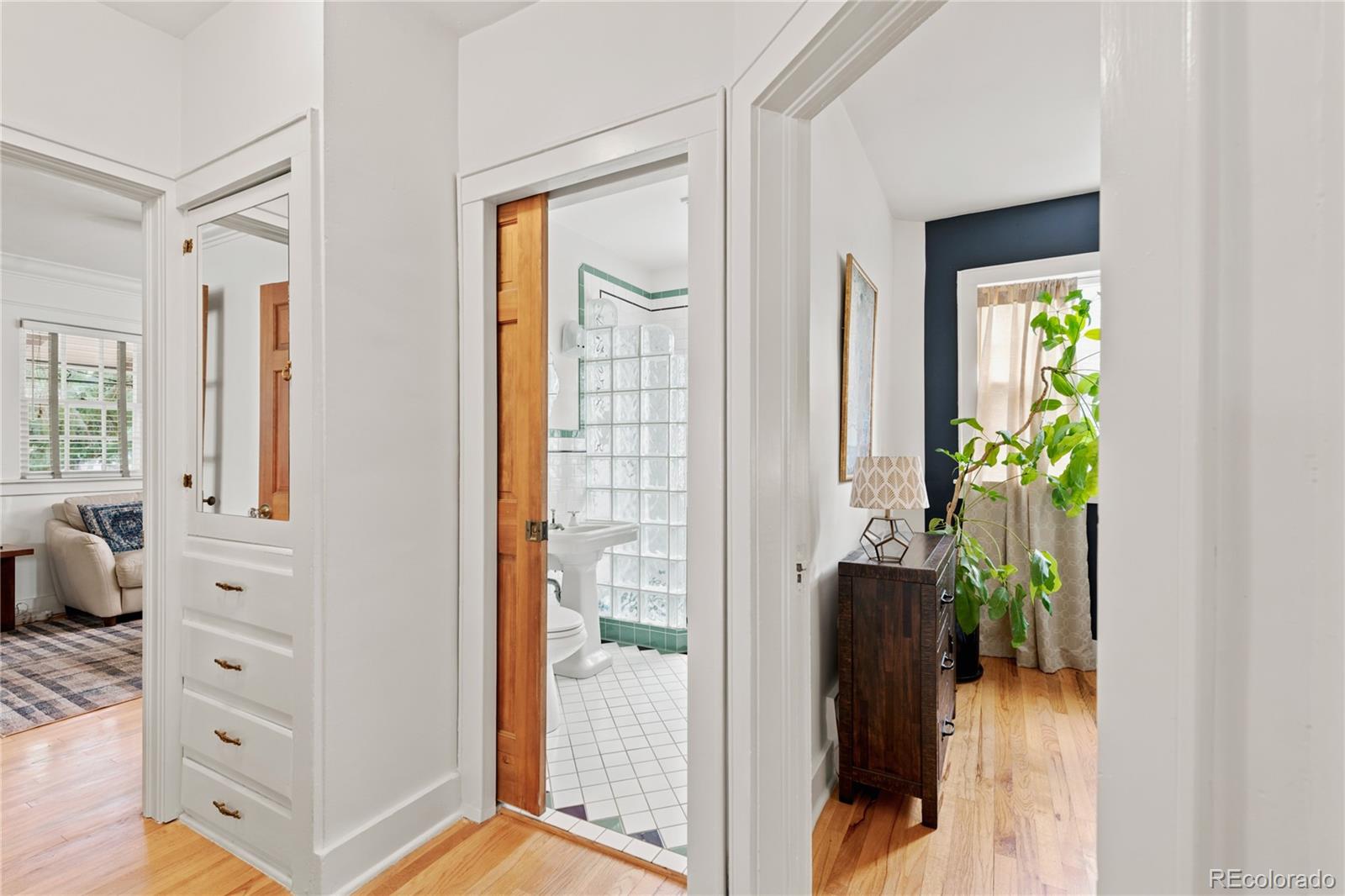 MLS Image #19 for 739  bellaire street,denver, Colorado