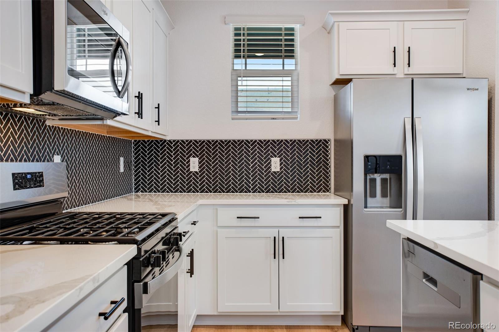 MLS Image #11 for 22614 e 6th place,aurora, Colorado