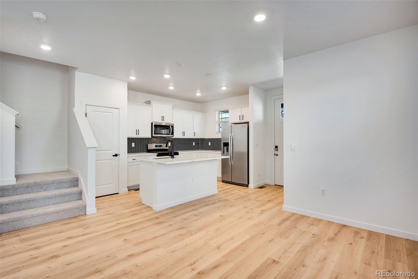 MLS Image #13 for 22614 e 6th place,aurora, Colorado