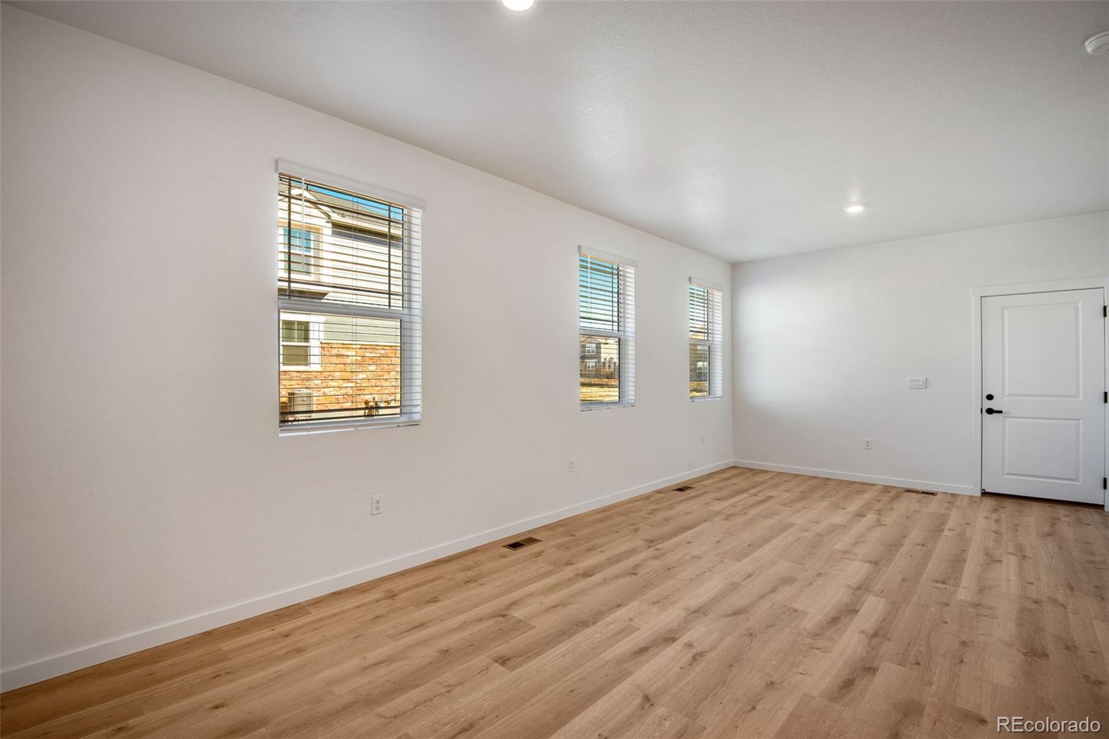 MLS Image #15 for 22614 e 6th place,aurora, Colorado
