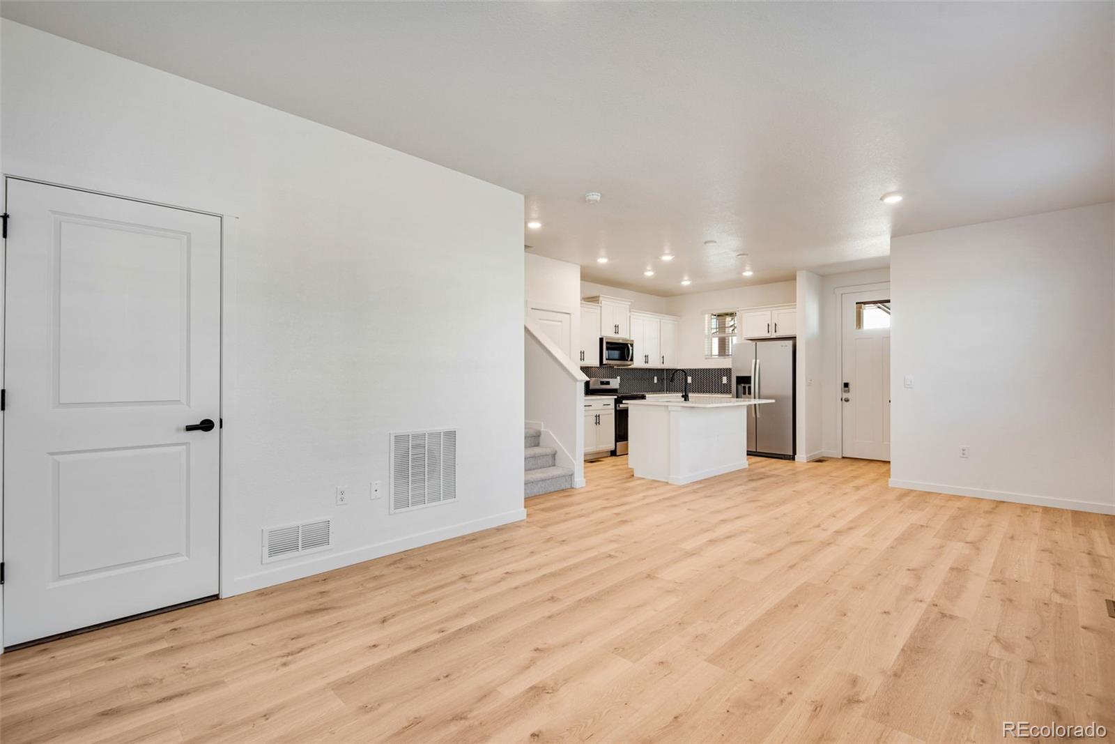 MLS Image #17 for 22614 e 6th place,aurora, Colorado