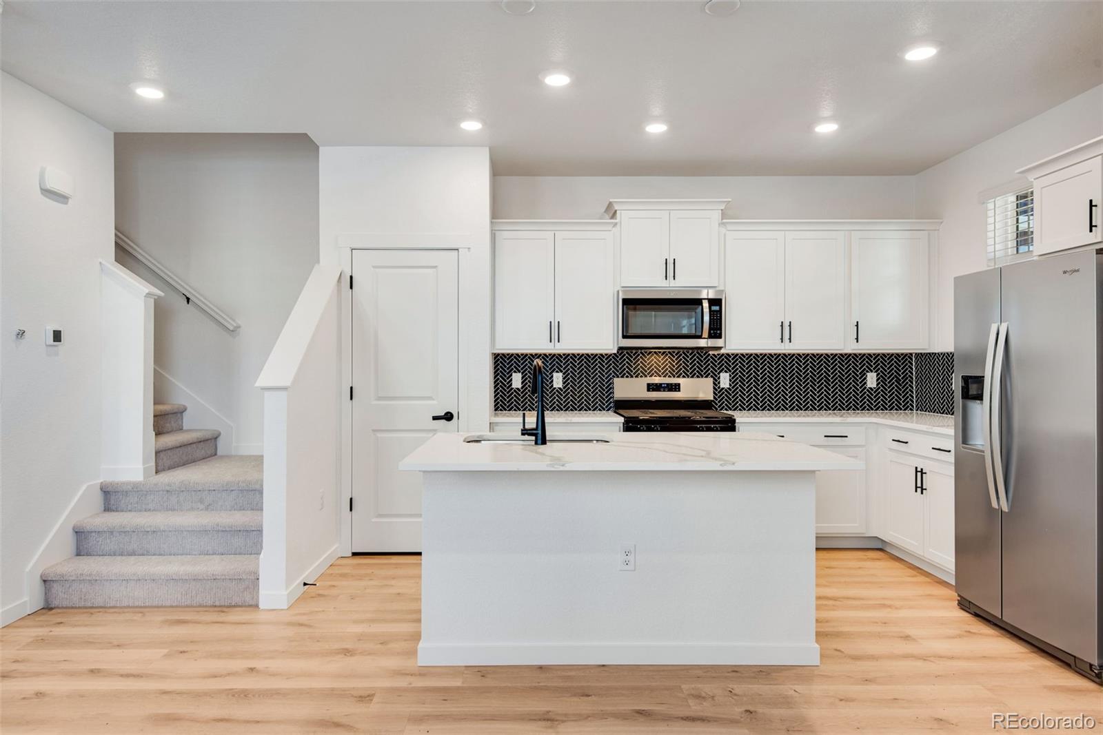 MLS Image #3 for 22614 e 6th place,aurora, Colorado