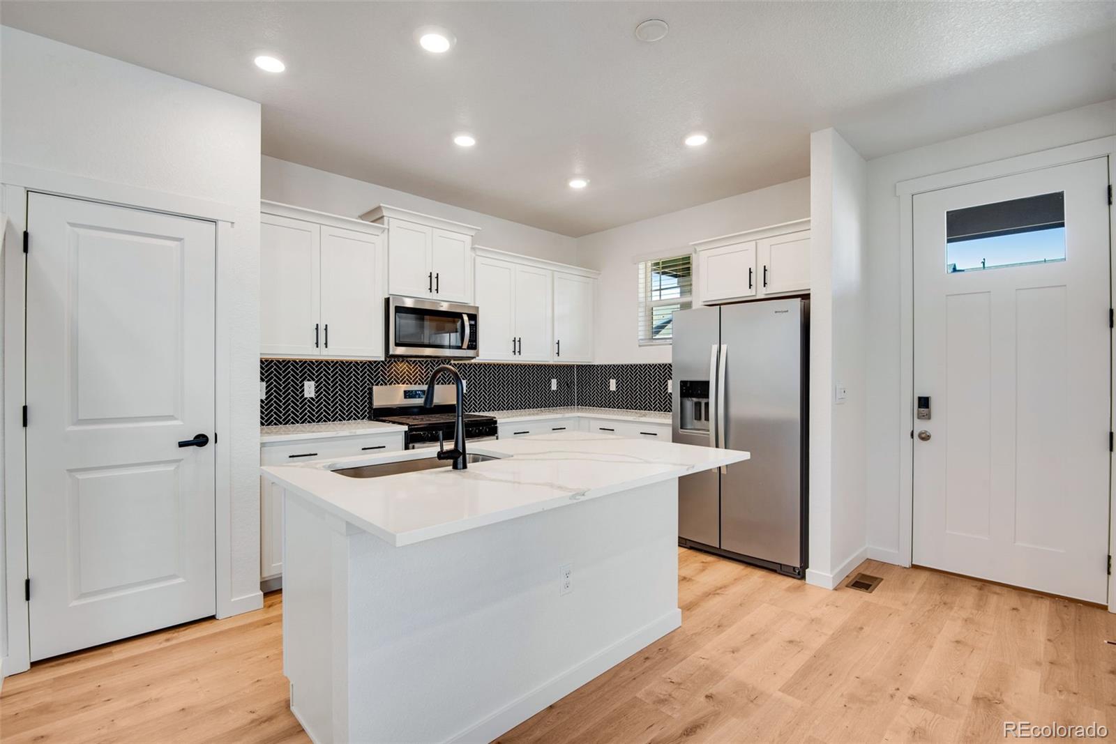 MLS Image #5 for 22614 e 6th place,aurora, Colorado