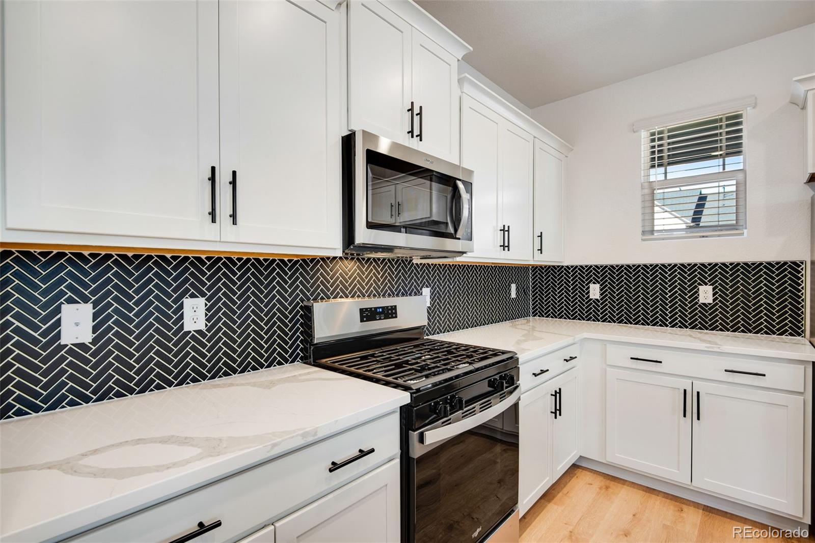 MLS Image #7 for 22614 e 6th place,aurora, Colorado