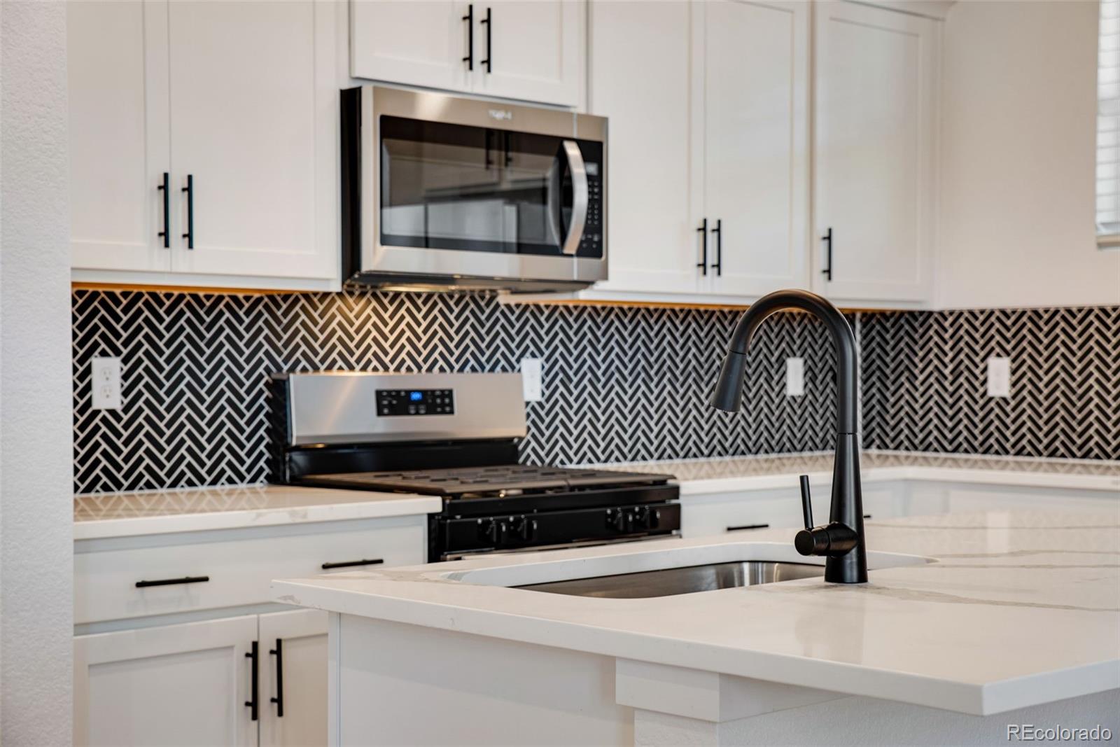 MLS Image #8 for 22614 e 6th place,aurora, Colorado