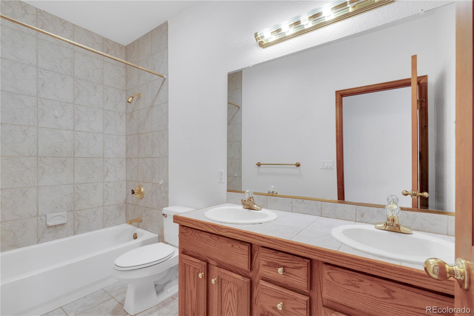 MLS Image #17 for 6201 s potomac way,centennial, Colorado