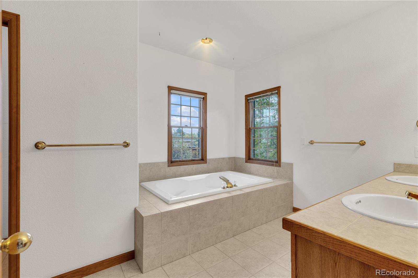 MLS Image #20 for 6201 s potomac way,centennial, Colorado