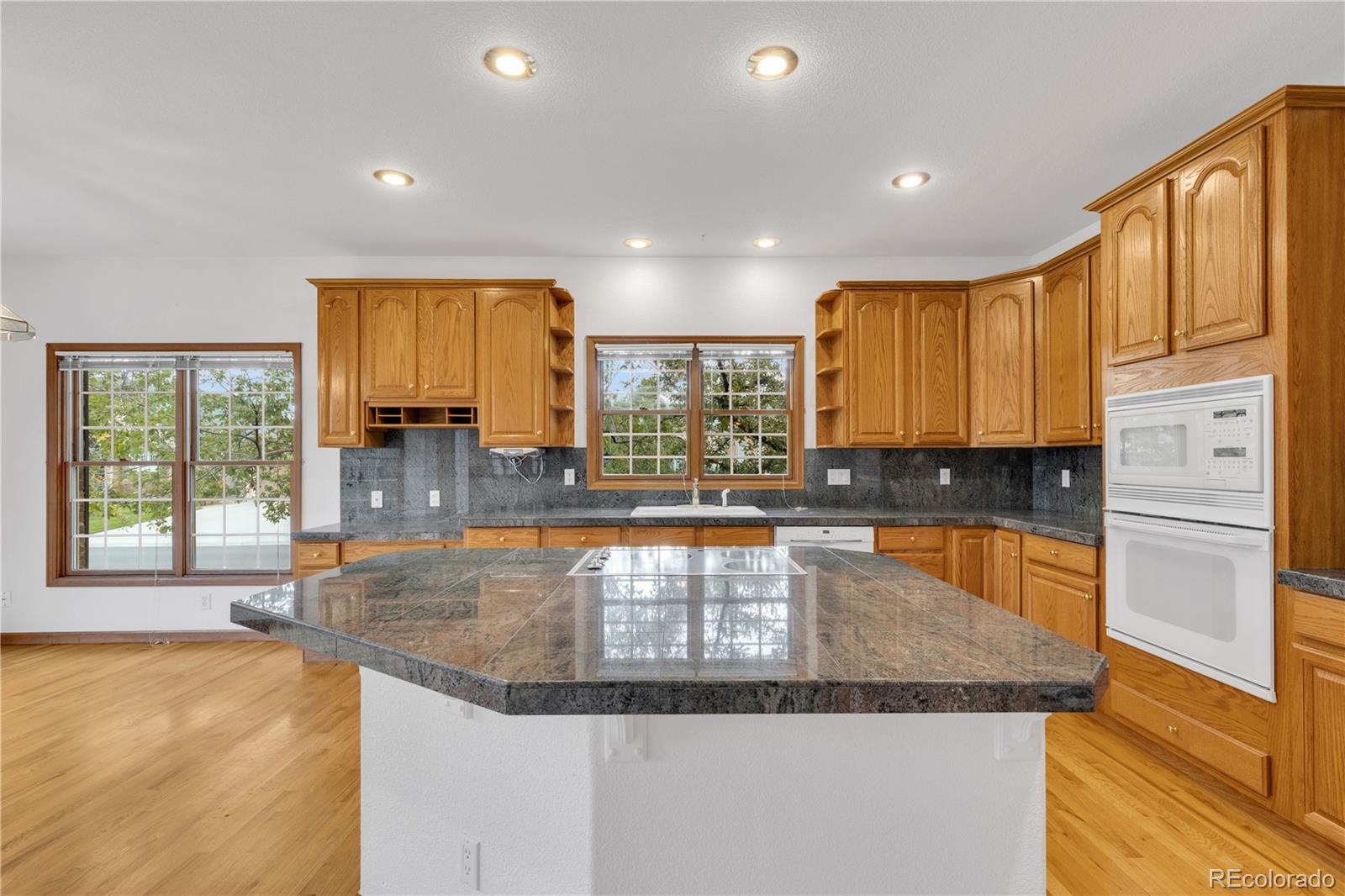 MLS Image #3 for 6201 s potomac way,centennial, Colorado