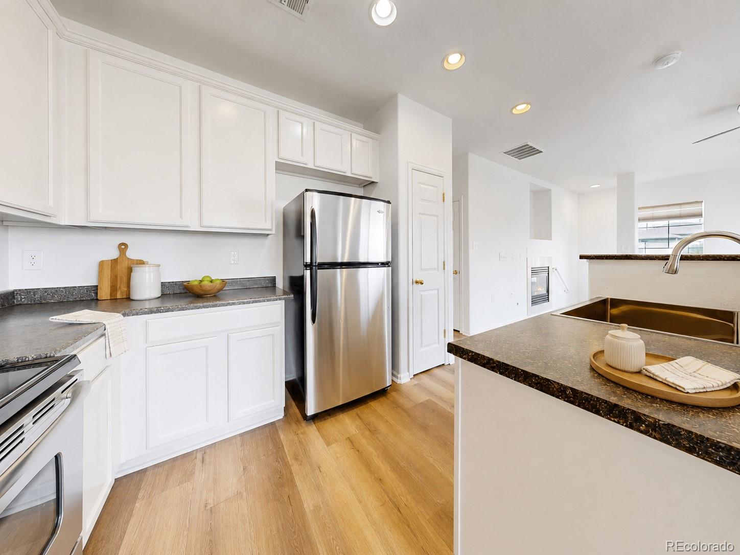 MLS Image #7 for 13002  grant circle c,thornton, Colorado