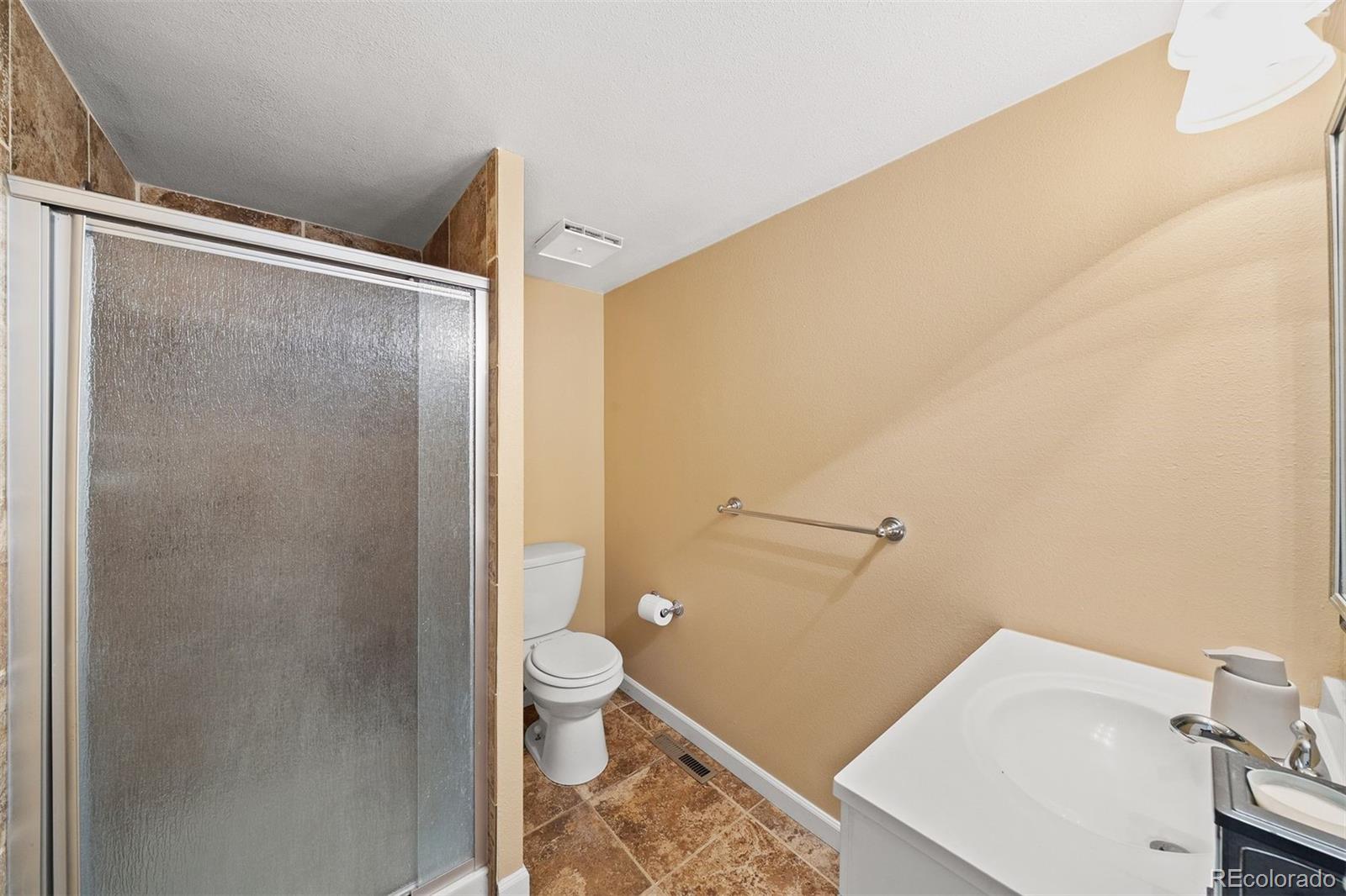MLS Image #13 for 11825 e cornell circle,aurora, Colorado
