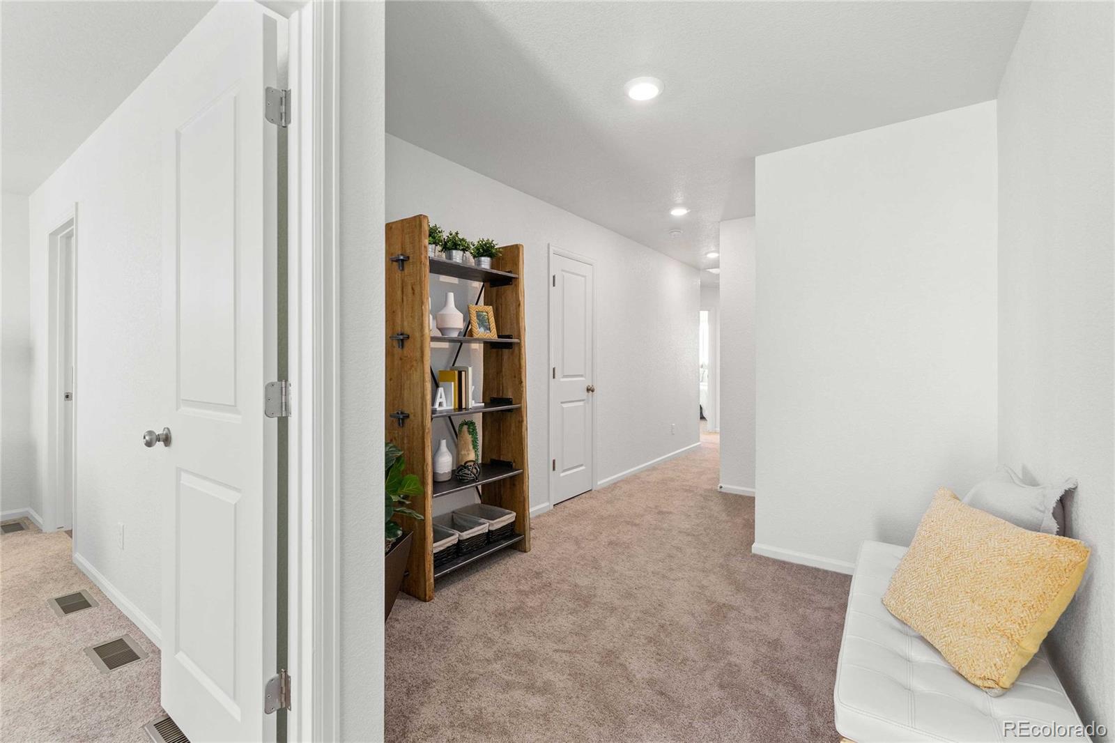MLS Image #14 for 22391 e 46th avenue,aurora, Colorado