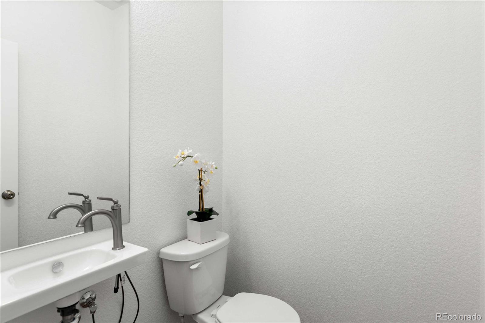 MLS Image #15 for 22391 e 46th avenue,aurora, Colorado