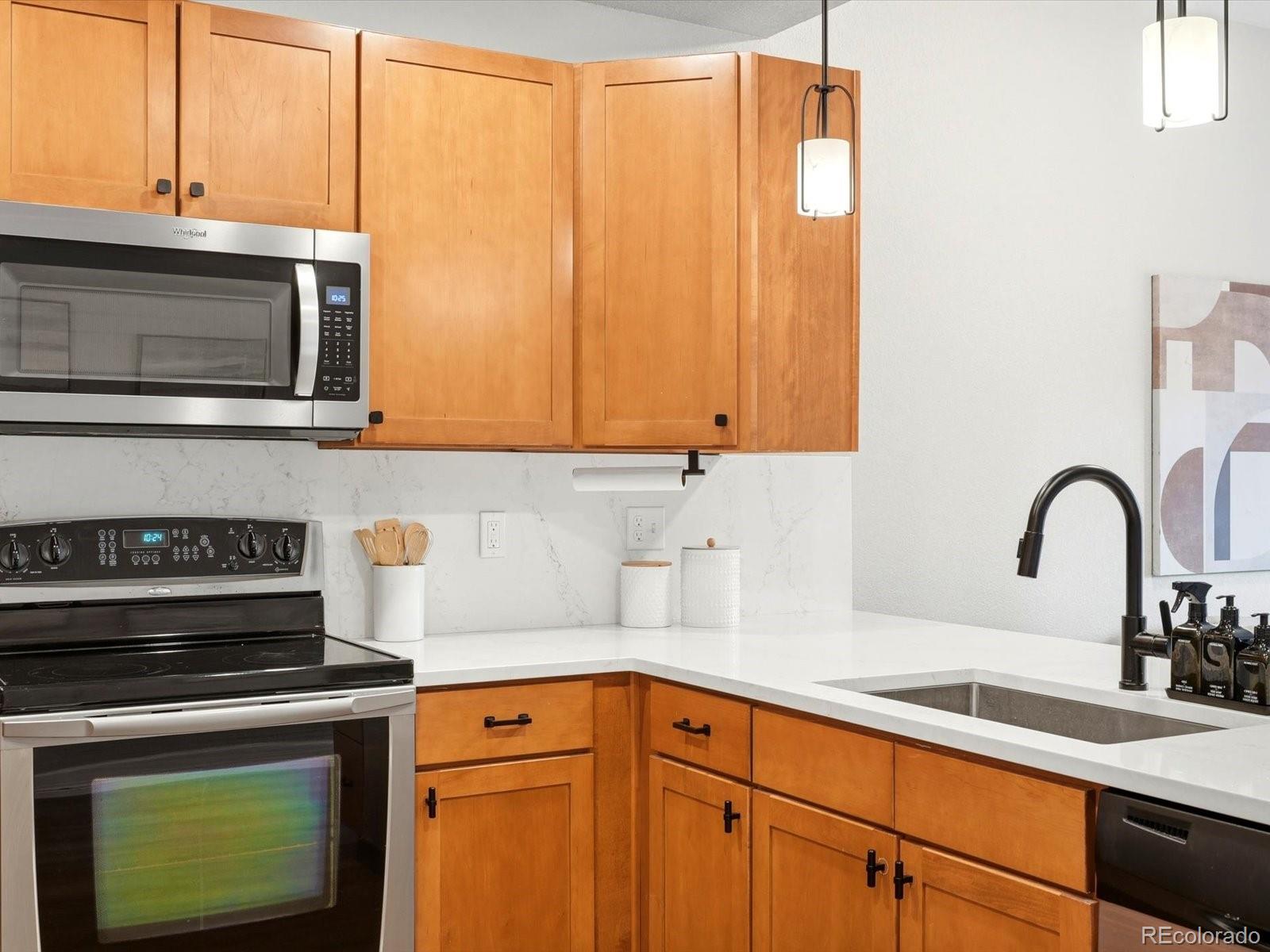 MLS Image #10 for 2200 s university boulevard,denver, Colorado