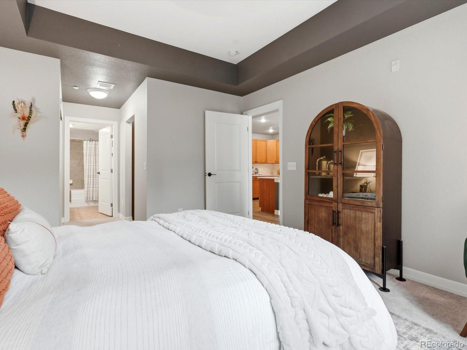 MLS Image #24 for 2200 s university boulevard,denver, Colorado