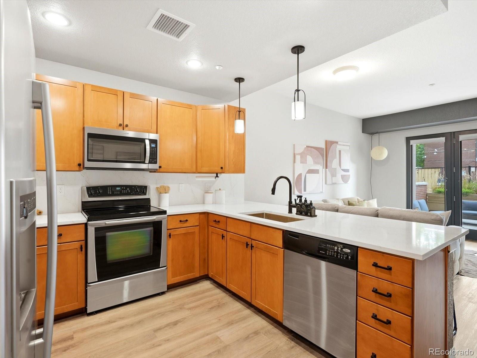 MLS Image #9 for 2200 s university boulevard,denver, Colorado