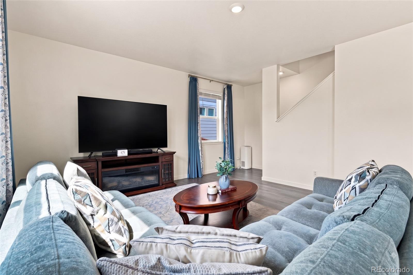 MLS Image #14 for 430  thrush place,johnstown, Colorado