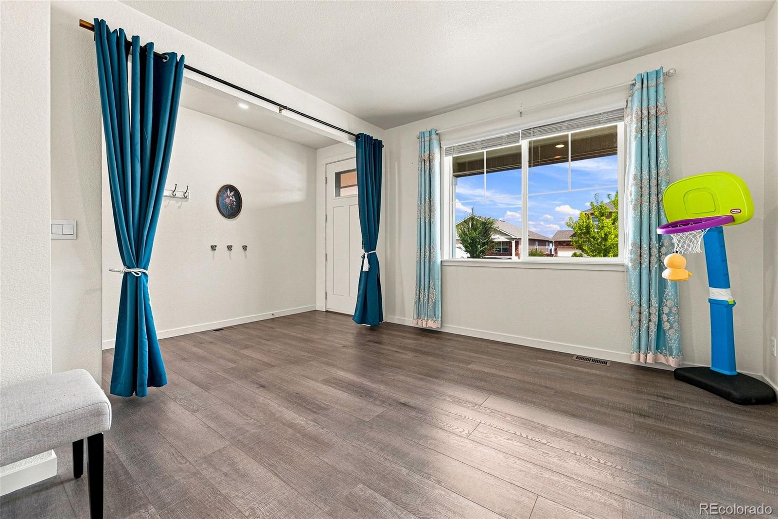 MLS Image #4 for 430  thrush place,johnstown, Colorado