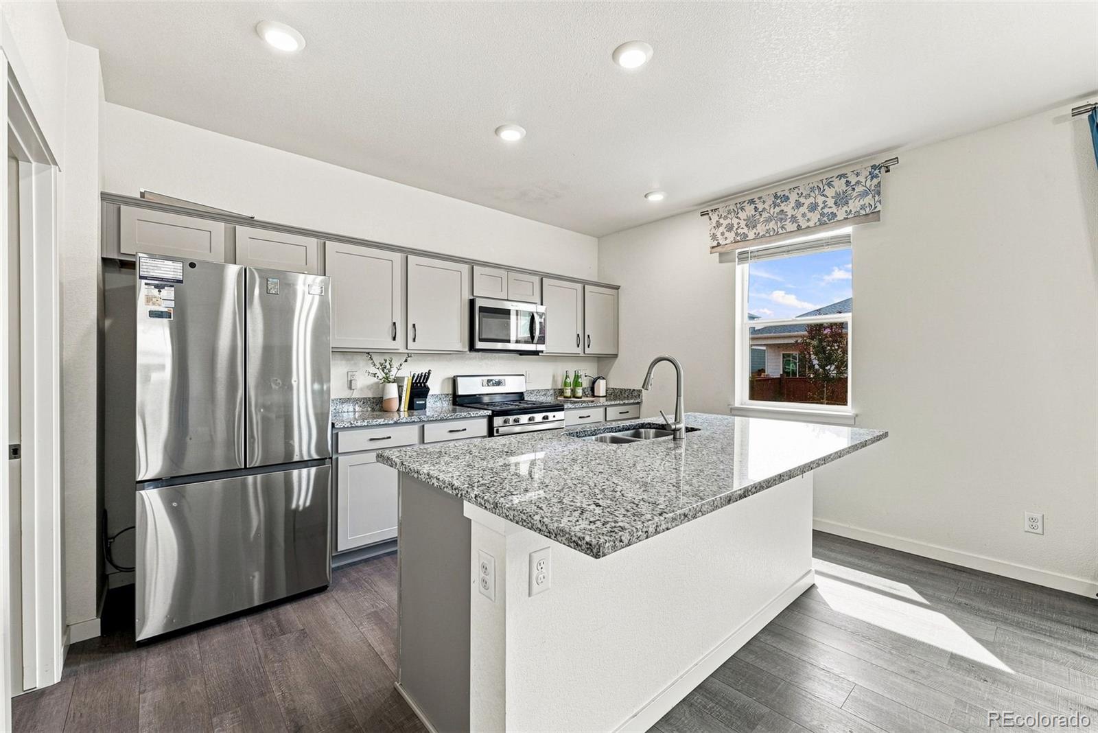 MLS Image #7 for 430  thrush place,johnstown, Colorado