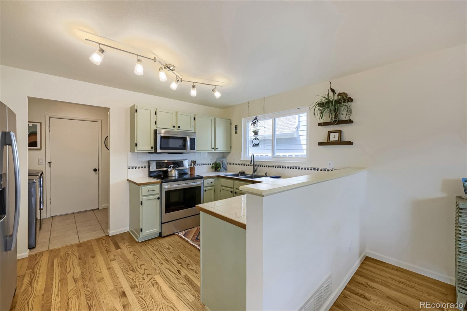 MLS Image #12 for 5688 s youngfield way,littleton, Colorado