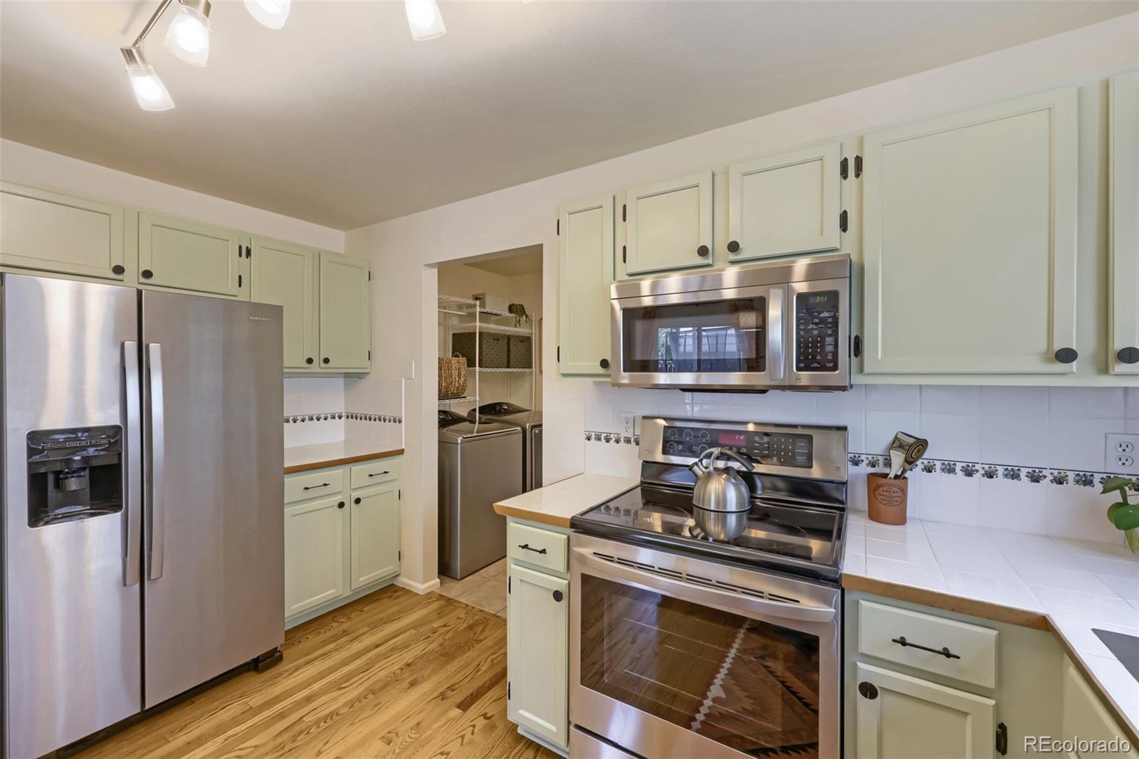 MLS Image #14 for 5688 s youngfield way,littleton, Colorado