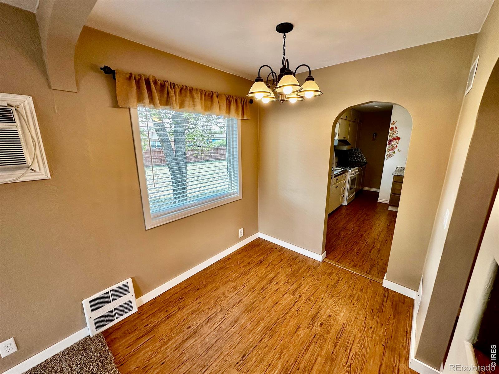 MLS Image #11 for 501  delta avenue,akron, Colorado