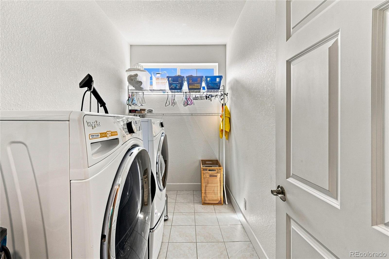 MLS Image #14 for 20412 e 52nd avenue,denver, Colorado