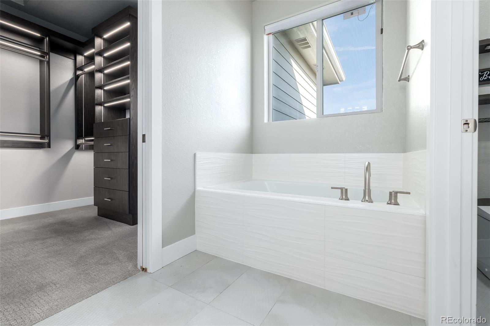 MLS Image #19 for 23814 e 36th place,aurora, Colorado