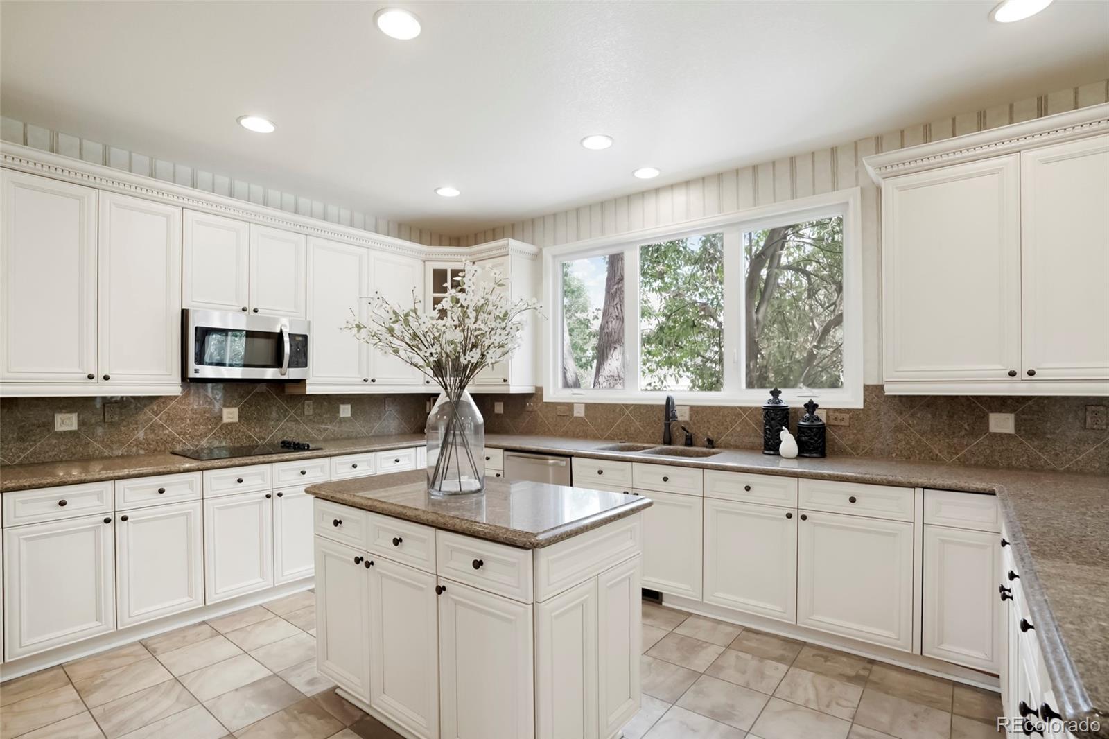 MLS Image #10 for 10329  charissglen circle,littleton, Colorado