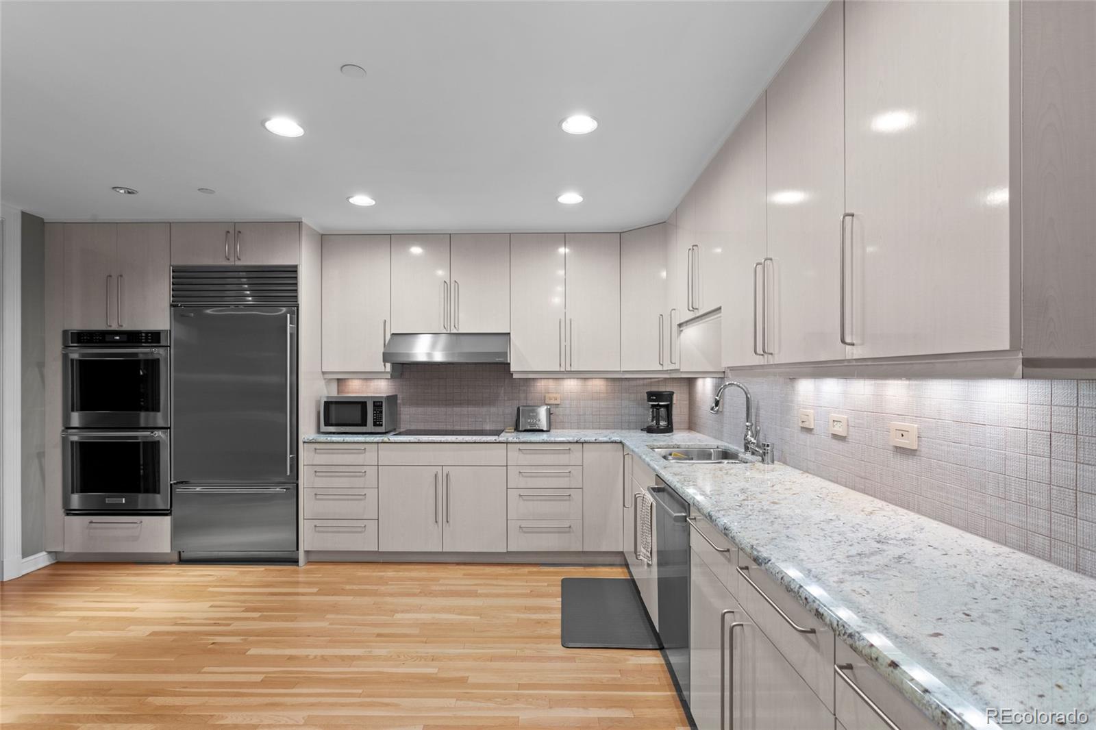 MLS Image #4 for 2400 e cherry creek south drive,denver, Colorado