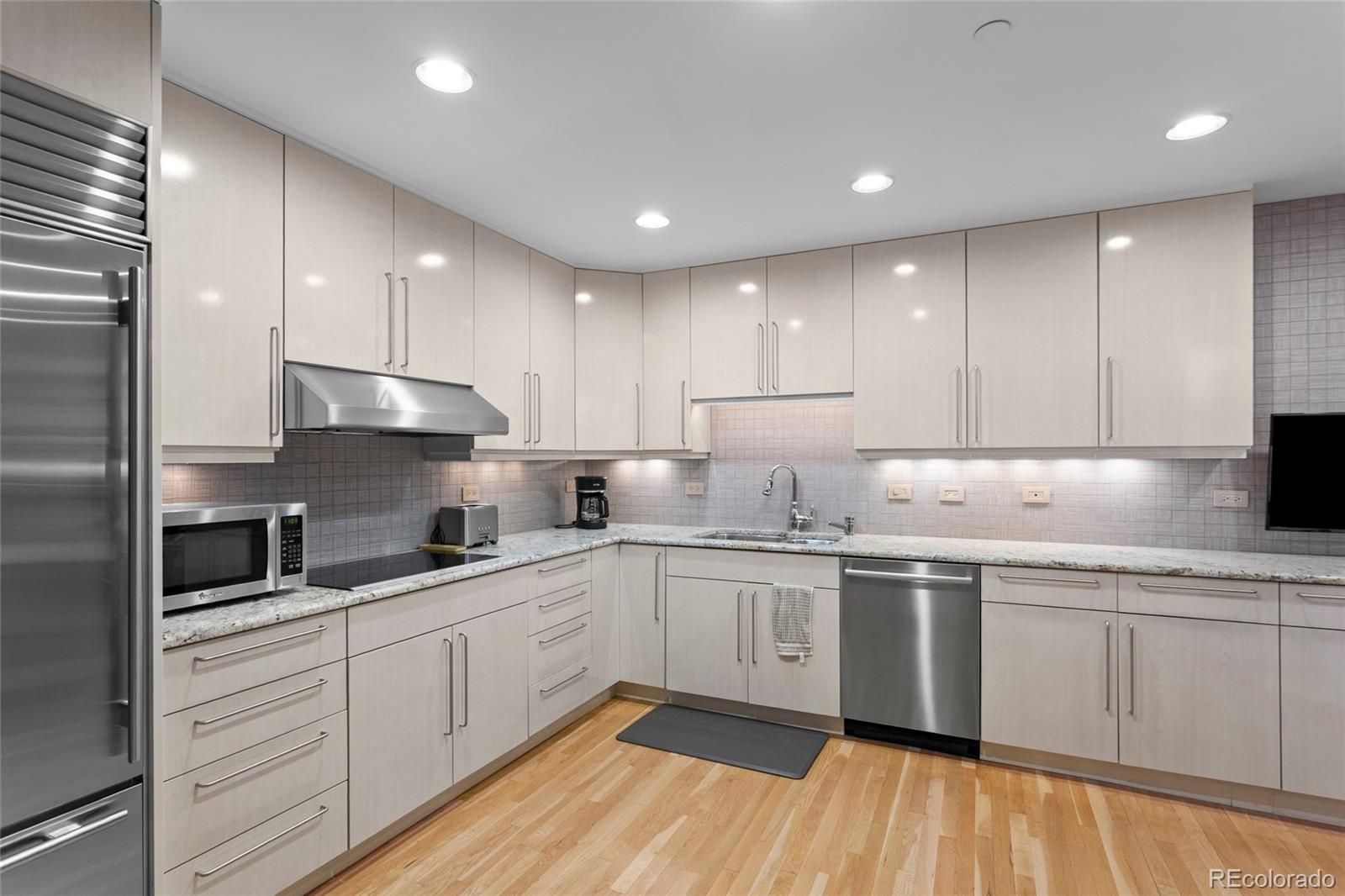 MLS Image #5 for 2400 e cherry creek south drive,denver, Colorado