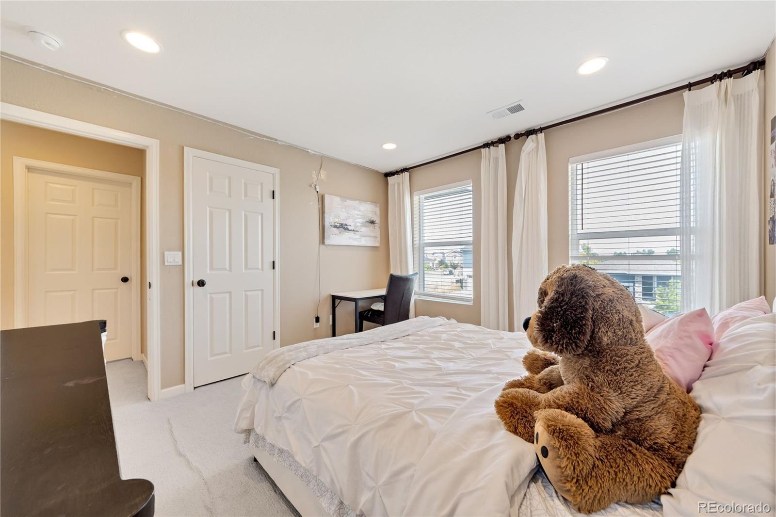 MLS Image #10 for 277 s scottsburg court,aurora, Colorado