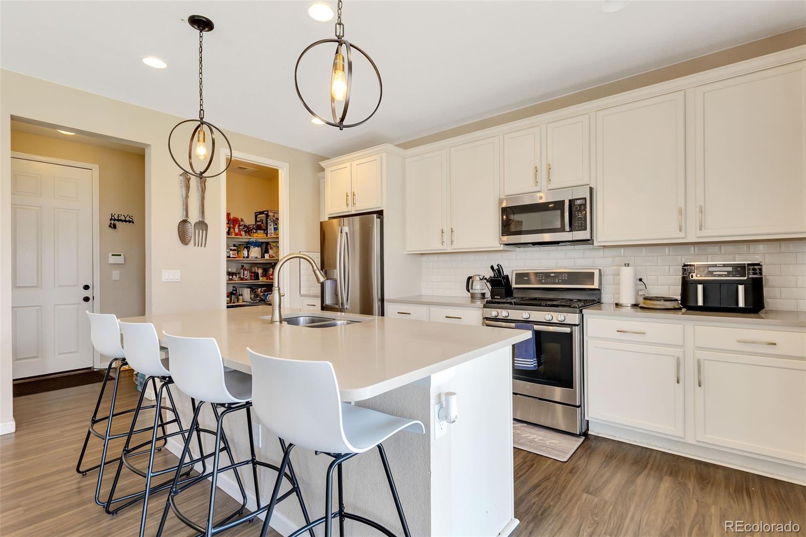MLS Image #6 for 277 s scottsburg court,aurora, Colorado