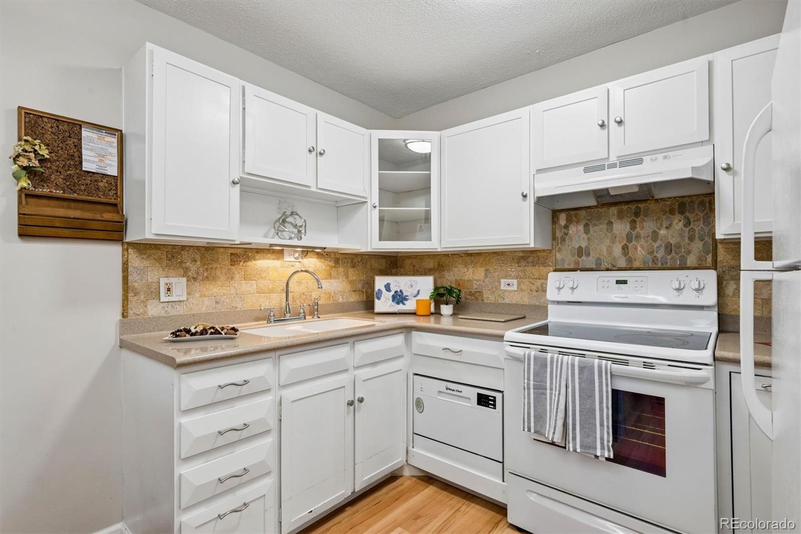 MLS Image #8 for 690 s alton way 6b,denver, Colorado