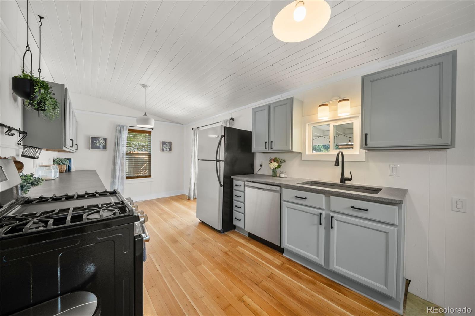 MLS Image #11 for 3326 s logan street,englewood, Colorado