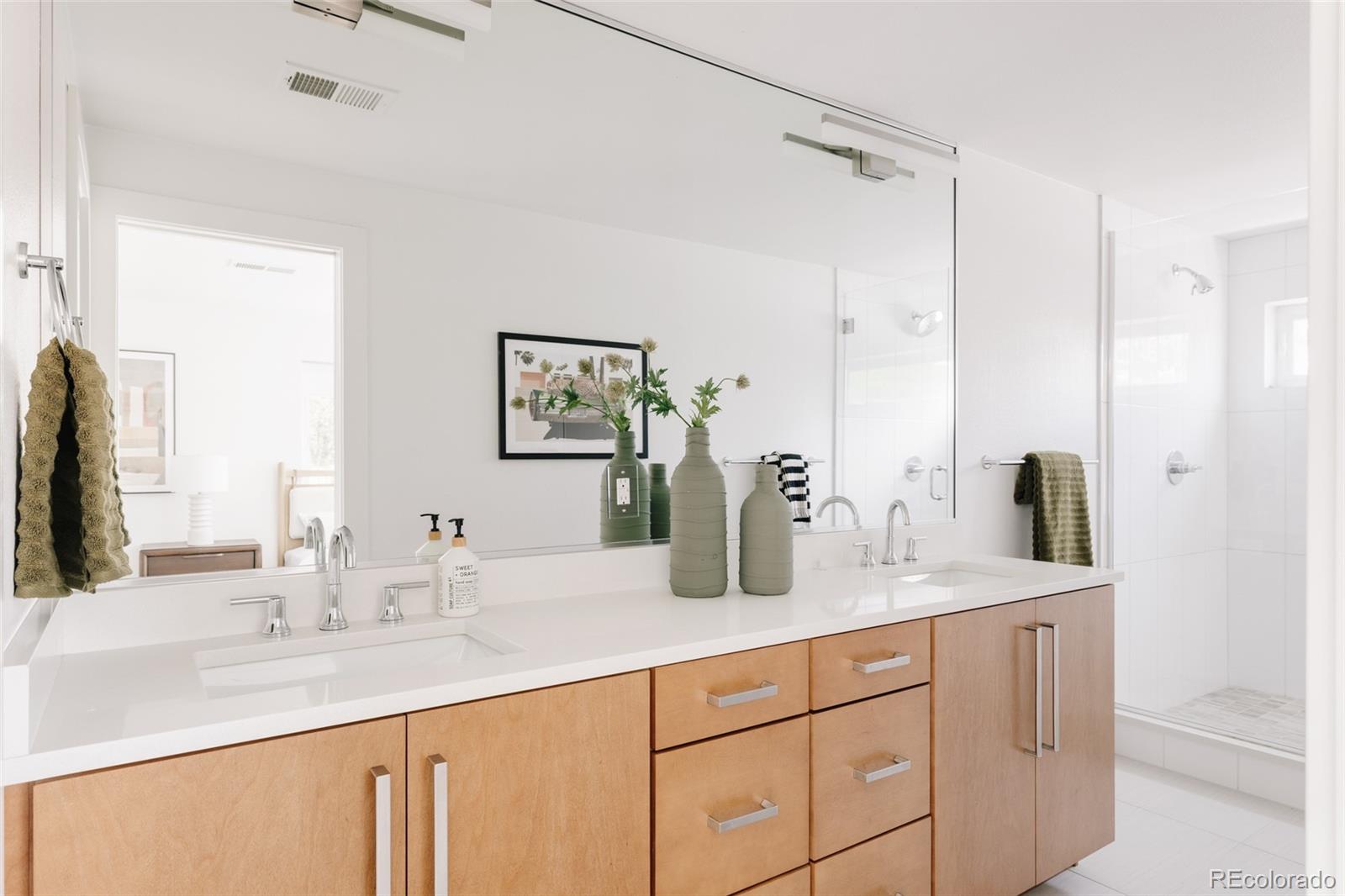 MLS Image #14 for 845 s logan street,denver, Colorado