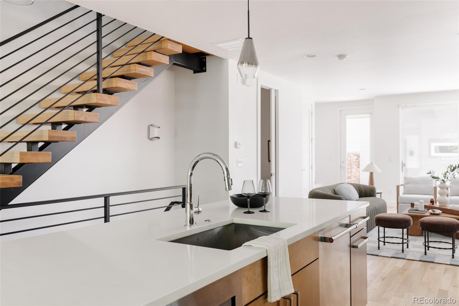 MLS Image #6 for 845 s logan street,denver, Colorado