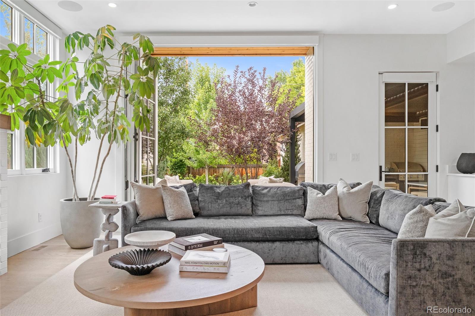 MLS Image #16 for 891 s york street,denver, Colorado