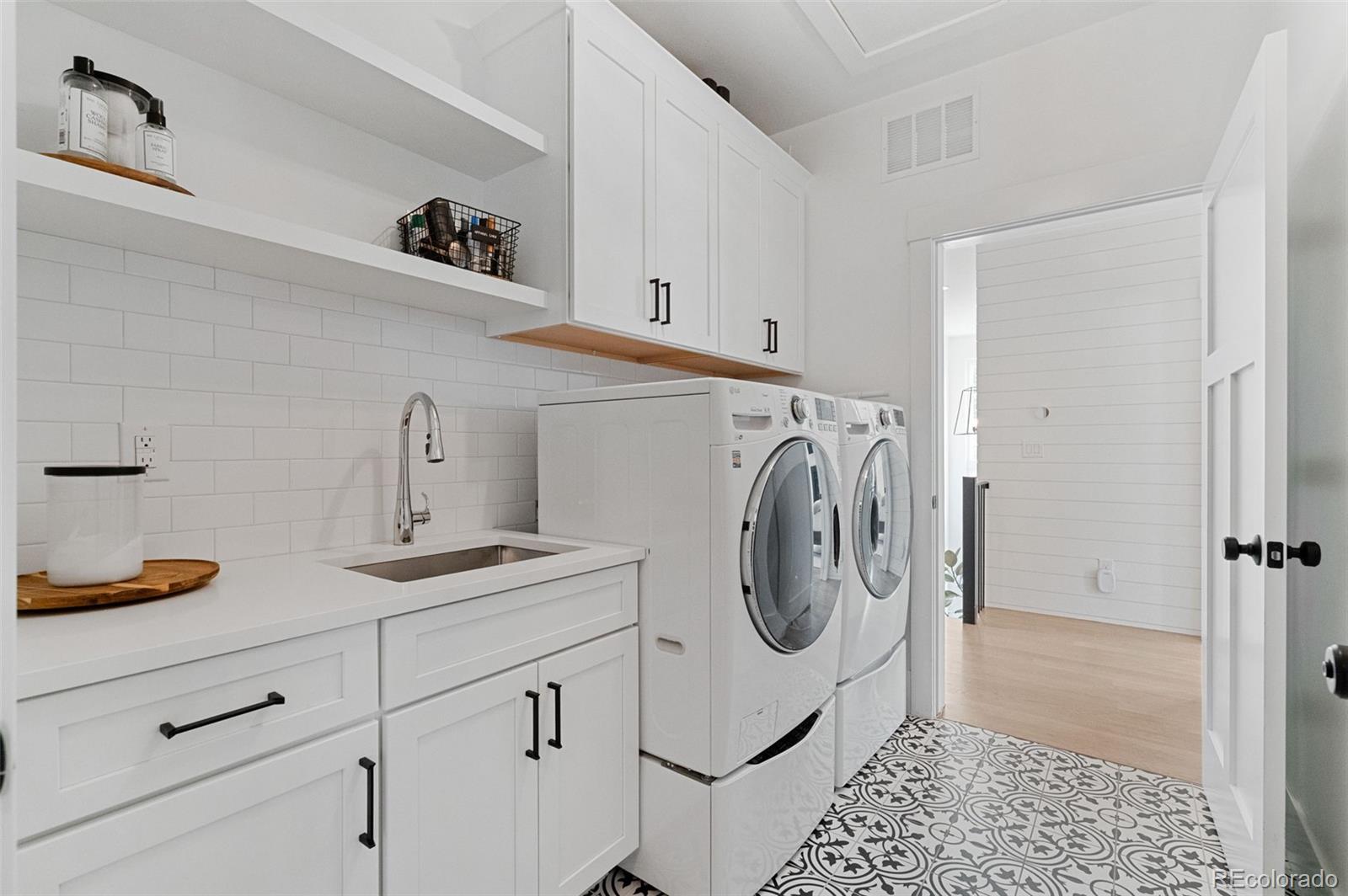 MLS Image #32 for 891 s york street,denver, Colorado