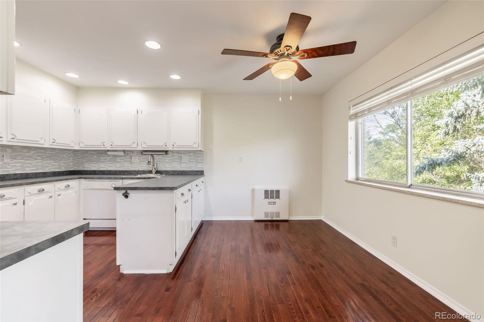 MLS Image #14 for 2205 s holly street,denver, Colorado