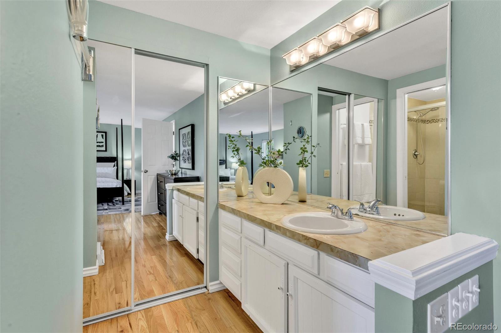 MLS Image #26 for 7926 s roslyn way,englewood, Colorado