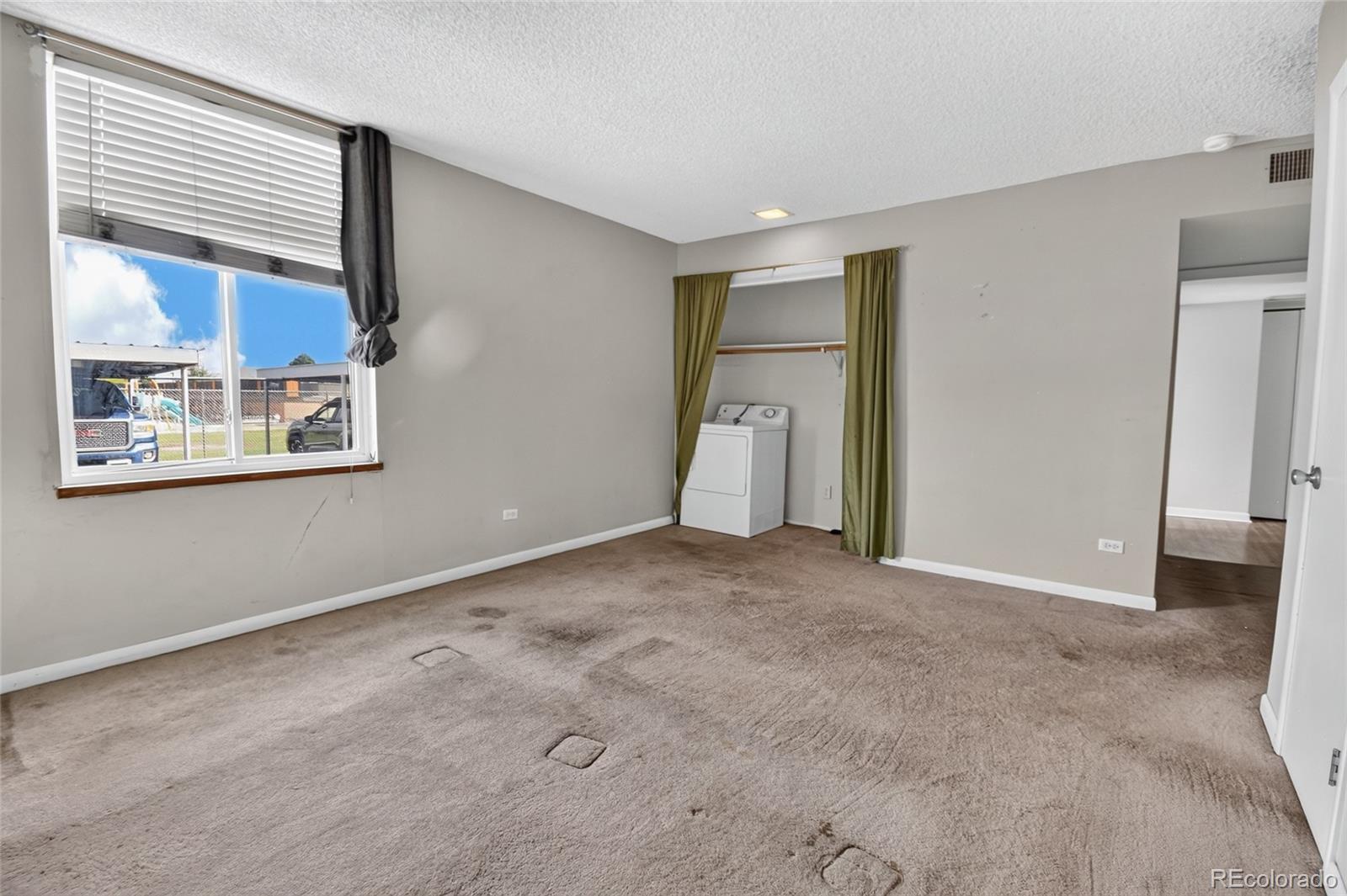 MLS Image #10 for 3309 s monaco street parkway,denver, Colorado
