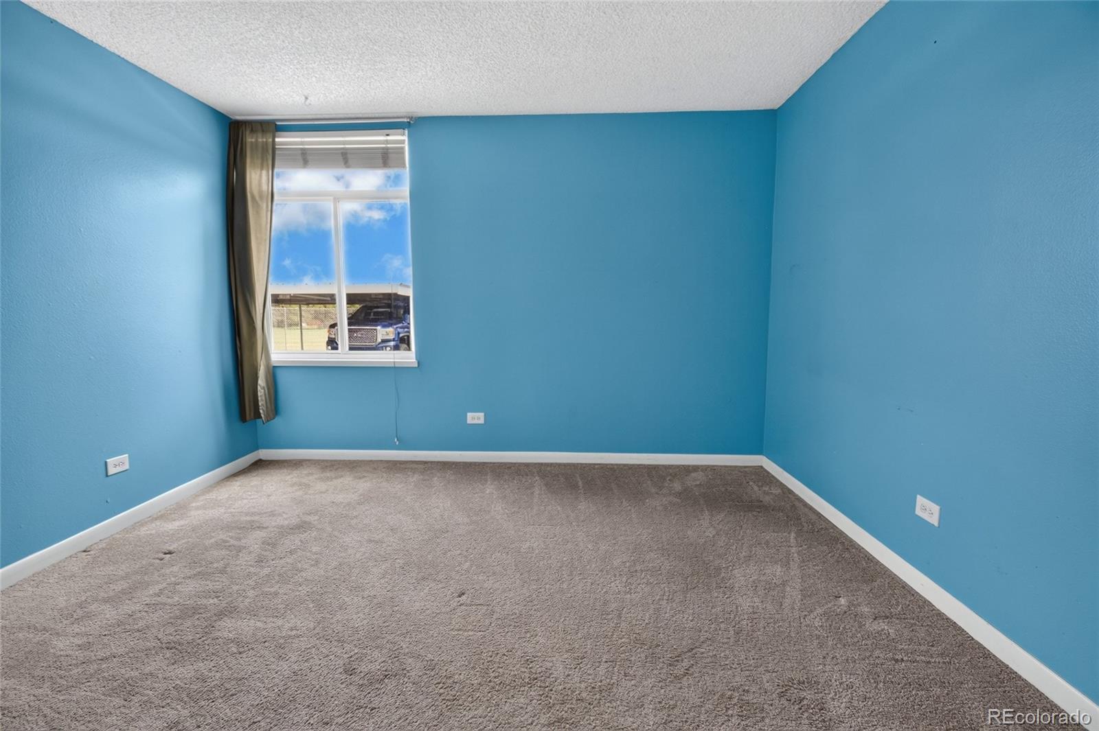 MLS Image #13 for 3309 s monaco street parkway,denver, Colorado