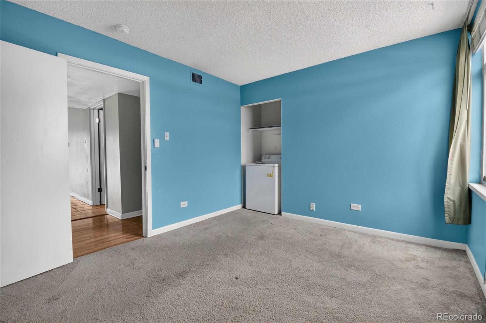 MLS Image #14 for 3309 s monaco street parkway,denver, Colorado