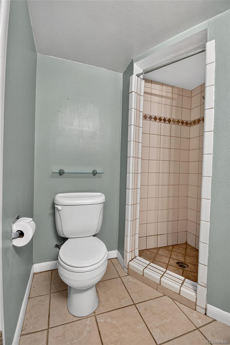 MLS Image #16 for 3309 s monaco street parkway,denver, Colorado