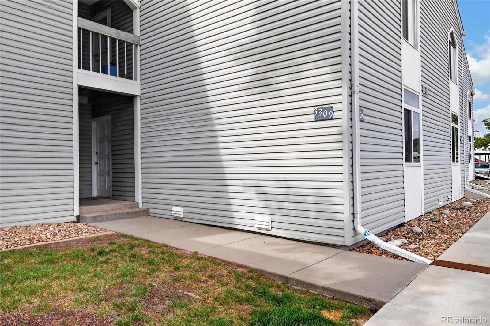 MLS Image #2 for 3309 s monaco street parkway,denver, Colorado